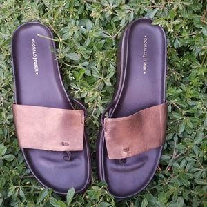 Donald J. Pliner Fifi 10 Platform Thong Sandals